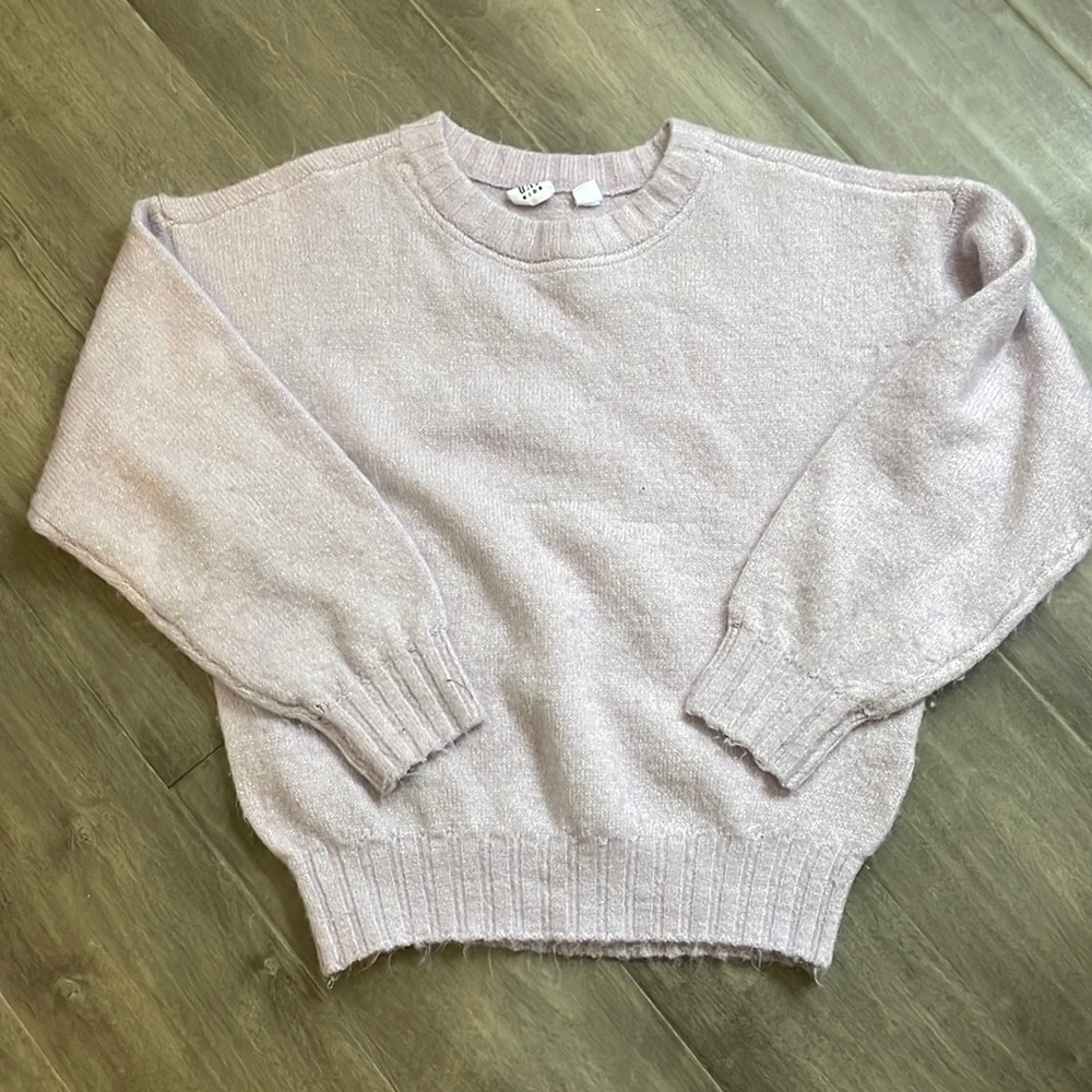 Girls gap sweater. Lilac.  Good condition- some pilling.